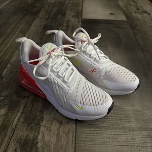 🩷 Women’s Nike Air Max 270 shoes VGUC 🩷